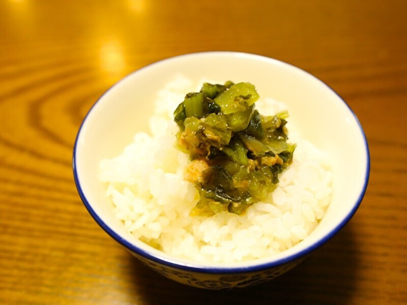 ワサビ田サーモンと野沢菜の生ふりかけ（老舗「まるたか」安曇野産わさびの茎入り）